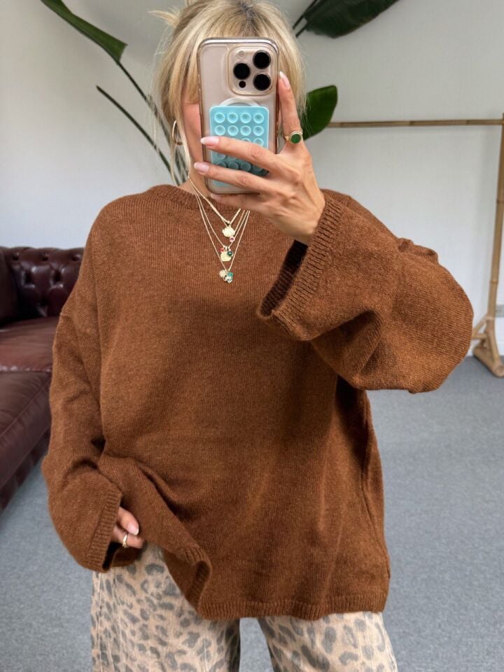 KAHVERENGİ BİSİKLET YAKA TRİKO