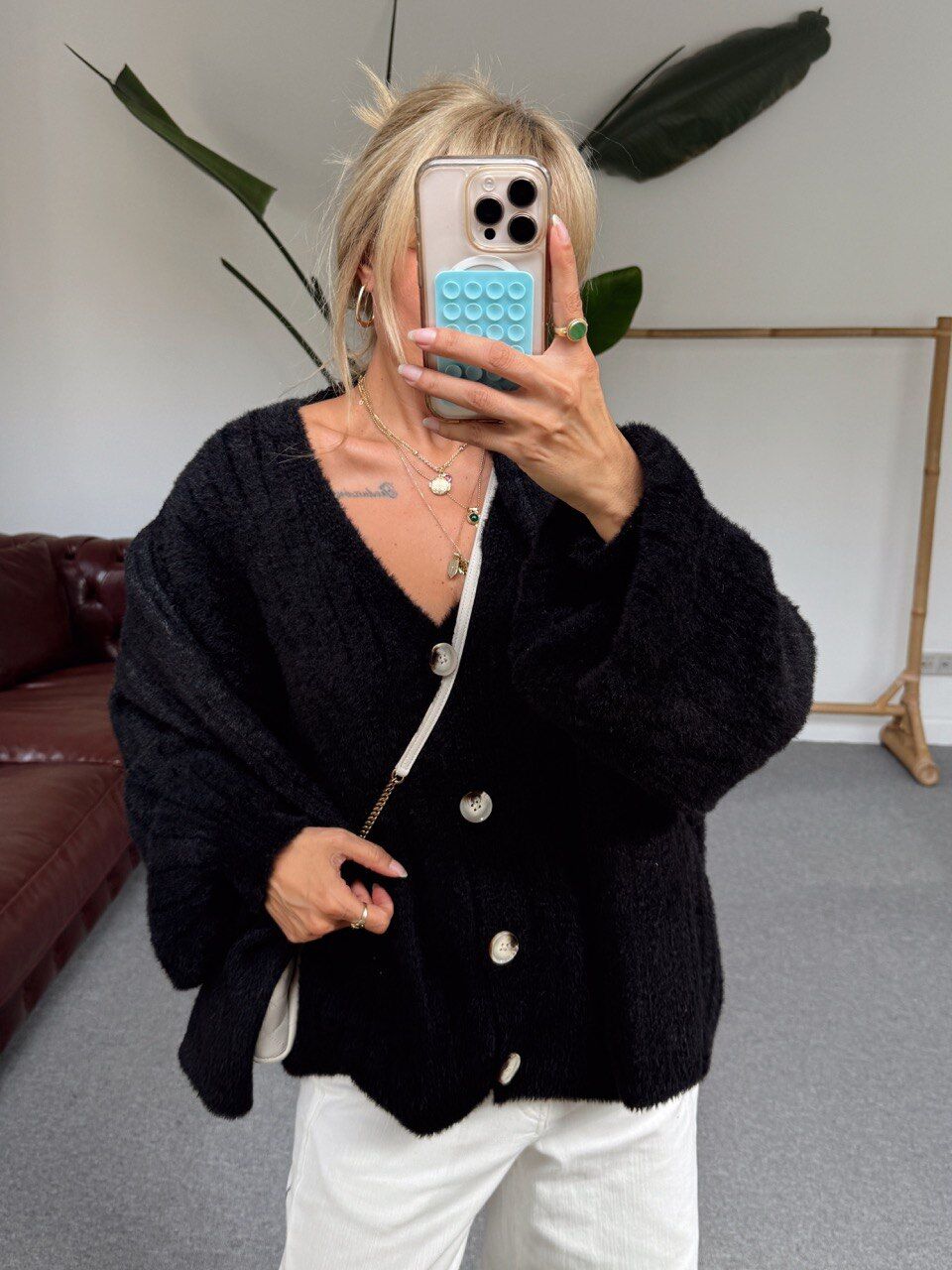 SİYAH YUMOŞ ATKILI HIRKA