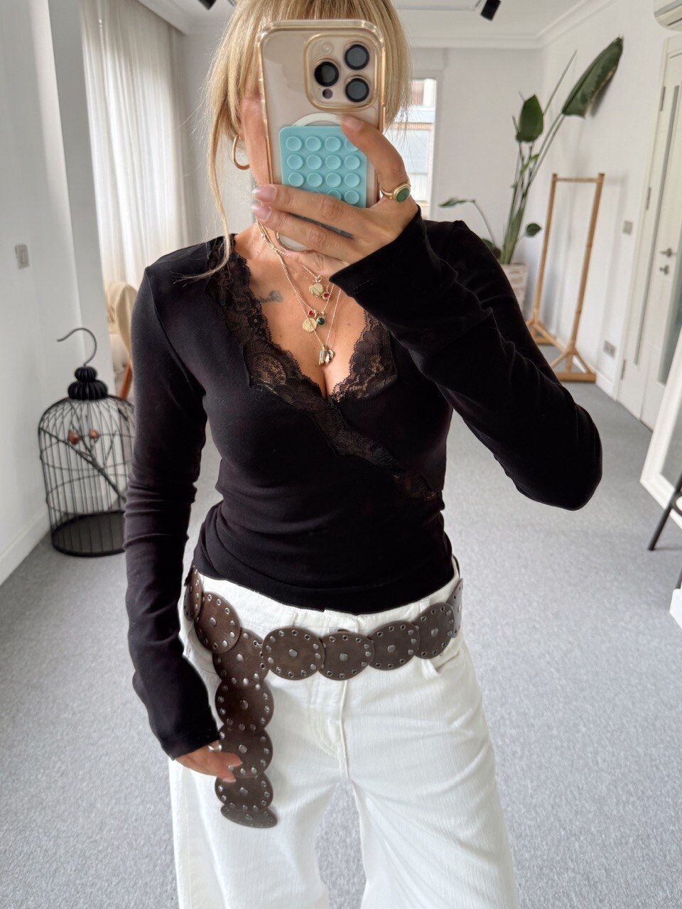 SİYAH DANTEL GEÇİŞLİ BLUZ