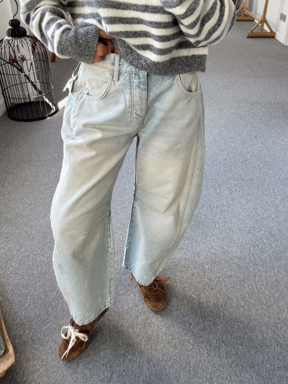 AÇIK MAVİ PAÇA DETAY BARREL JEAN