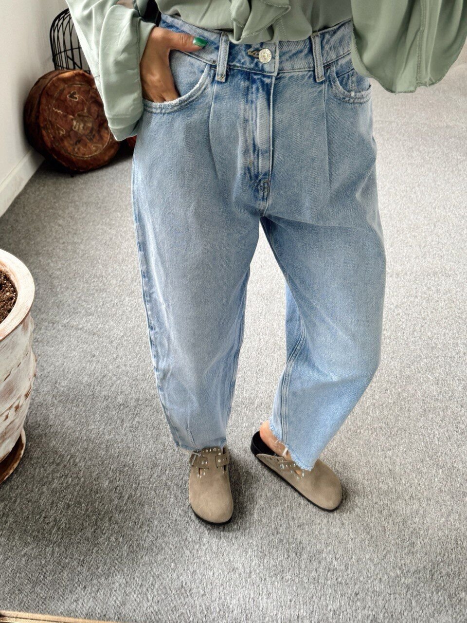 PİLİ DETAY PAÇASI KESİK JEAN