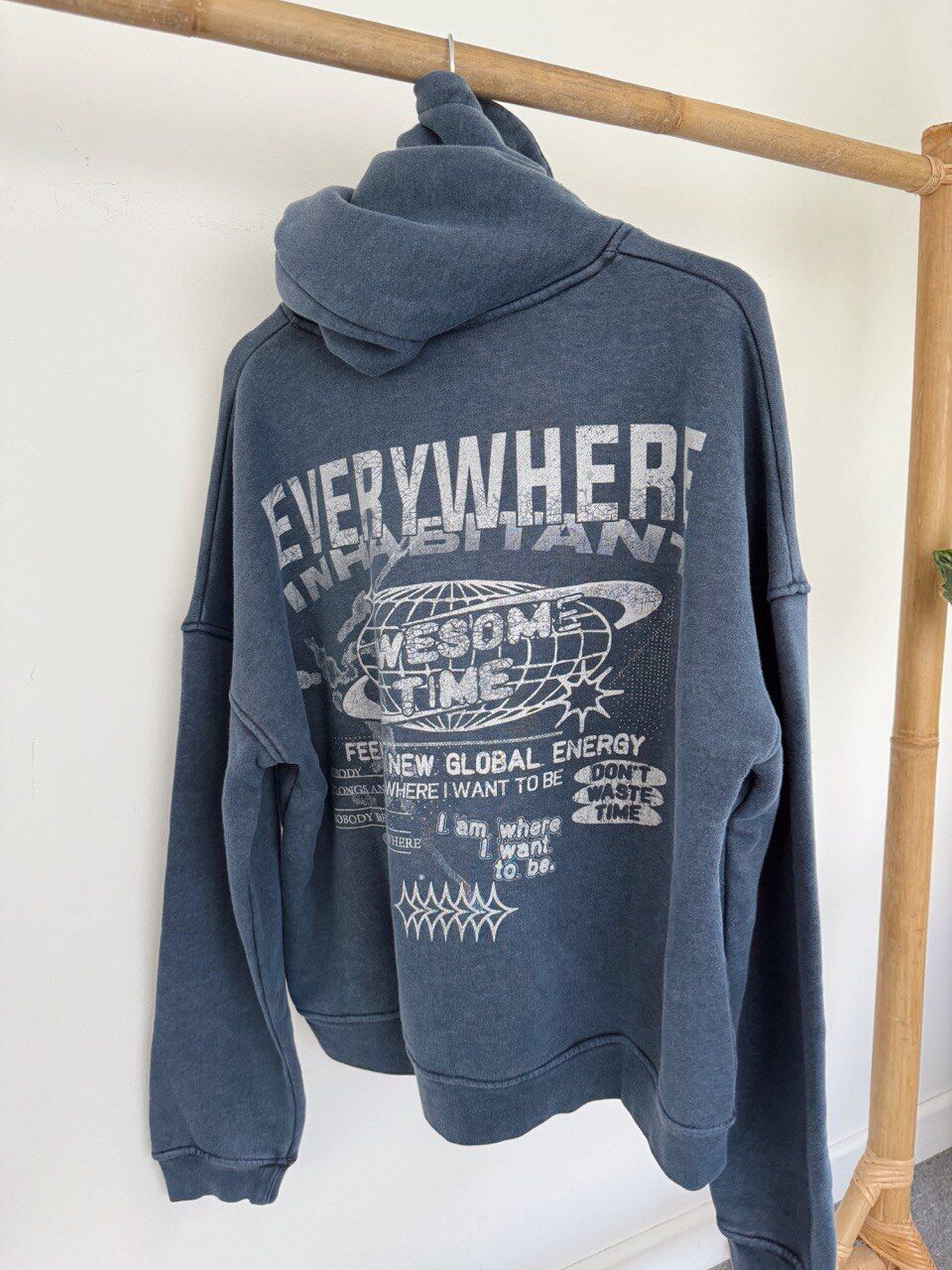 LACİVERT EVERYWHERE BASKILI SWEATSHIRT