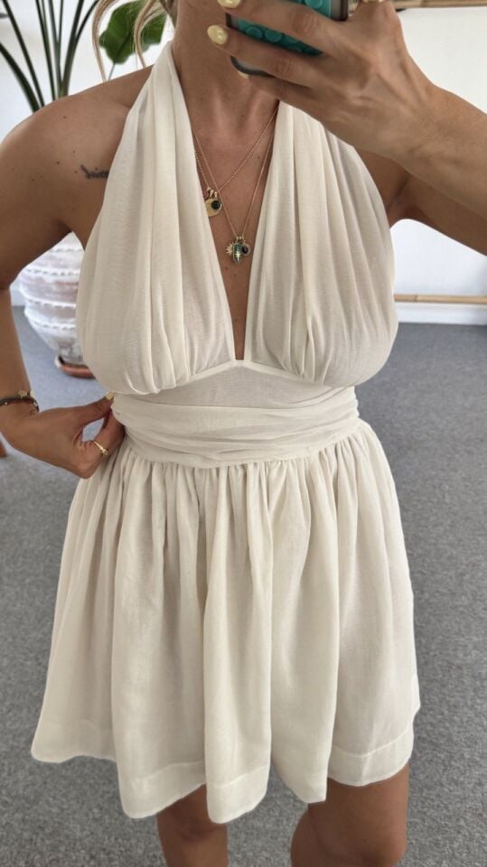 BEYAZ BOYUNDAN BAĞLAMALI ELBİSE