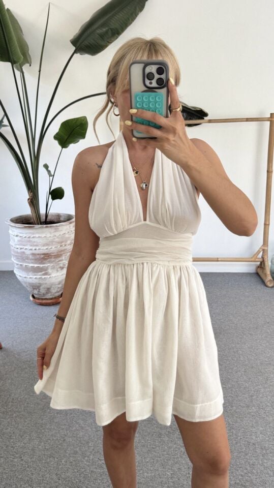 BEYAZ BOYUNDAN BAĞLAMALI ELBİSE