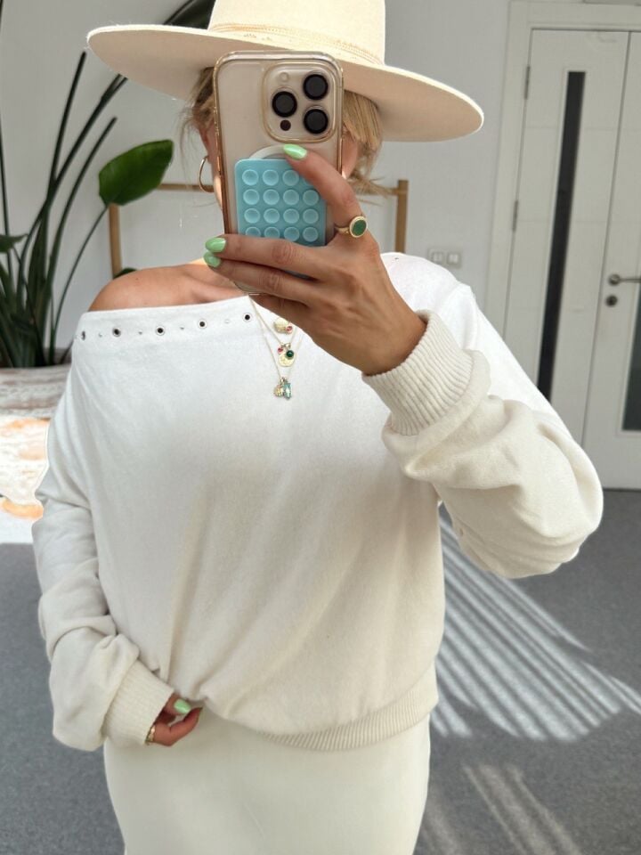 KREM KUŞGÖZÜ DETAY TRİKO