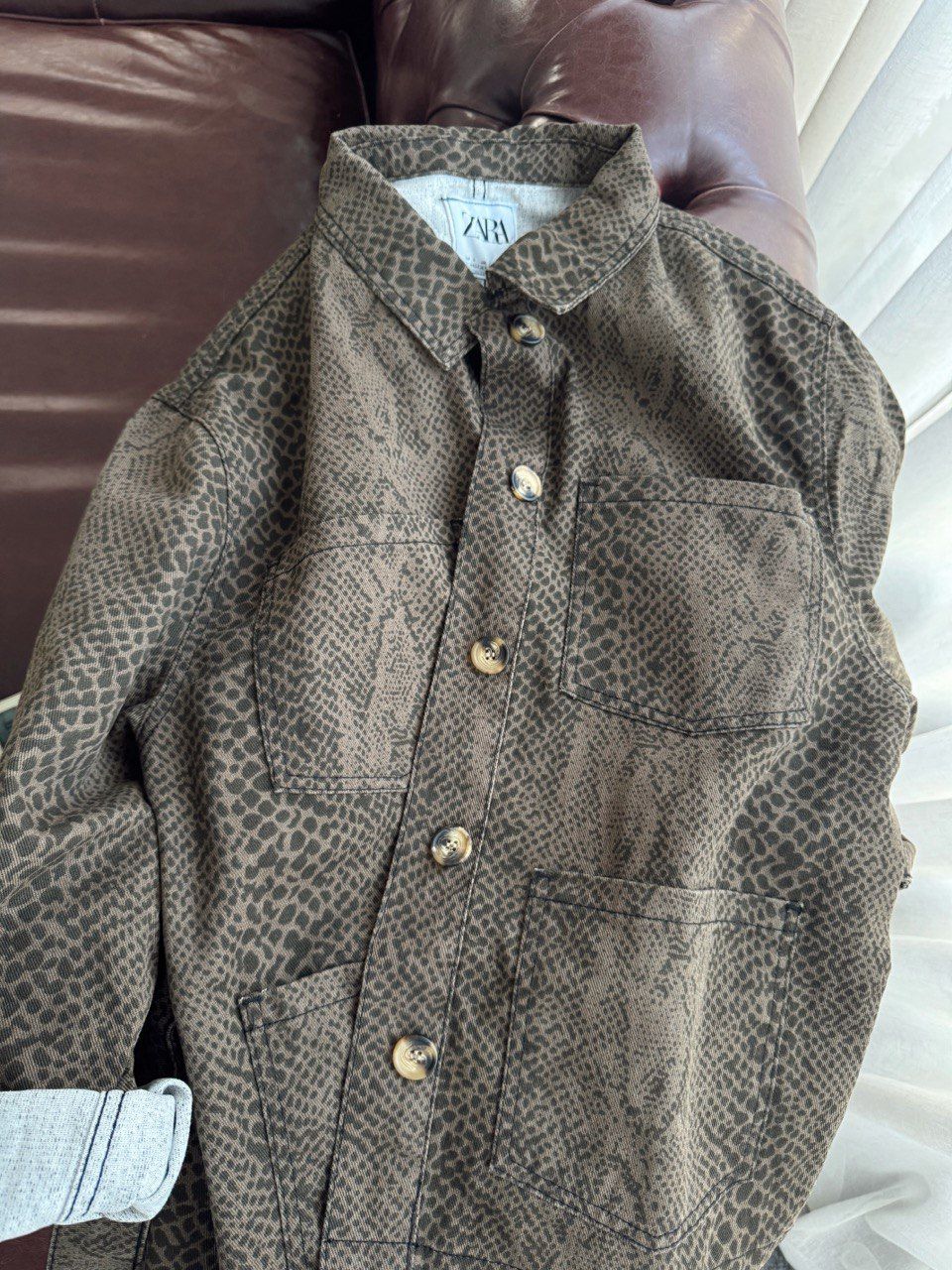 HAKİ YILAN BASKILI DENİM CEKET