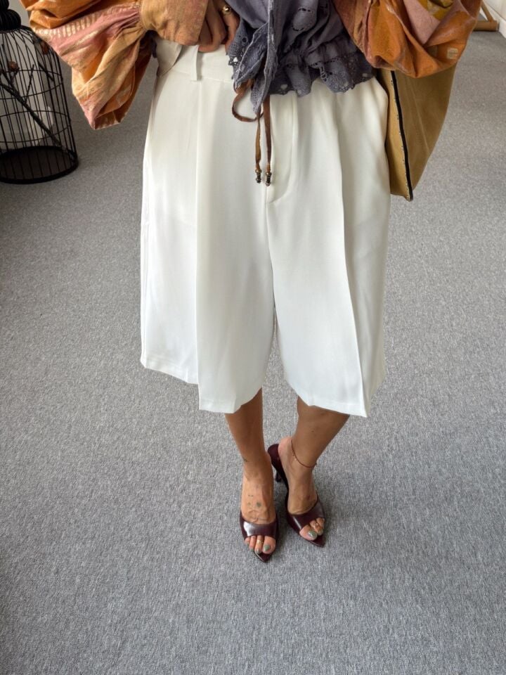 BEYAZ KREP KUMAŞ PENSLİ BERMUDA