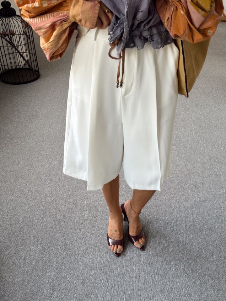 BEYAZ KREP KUMAŞ PENSLİ BERMUDA