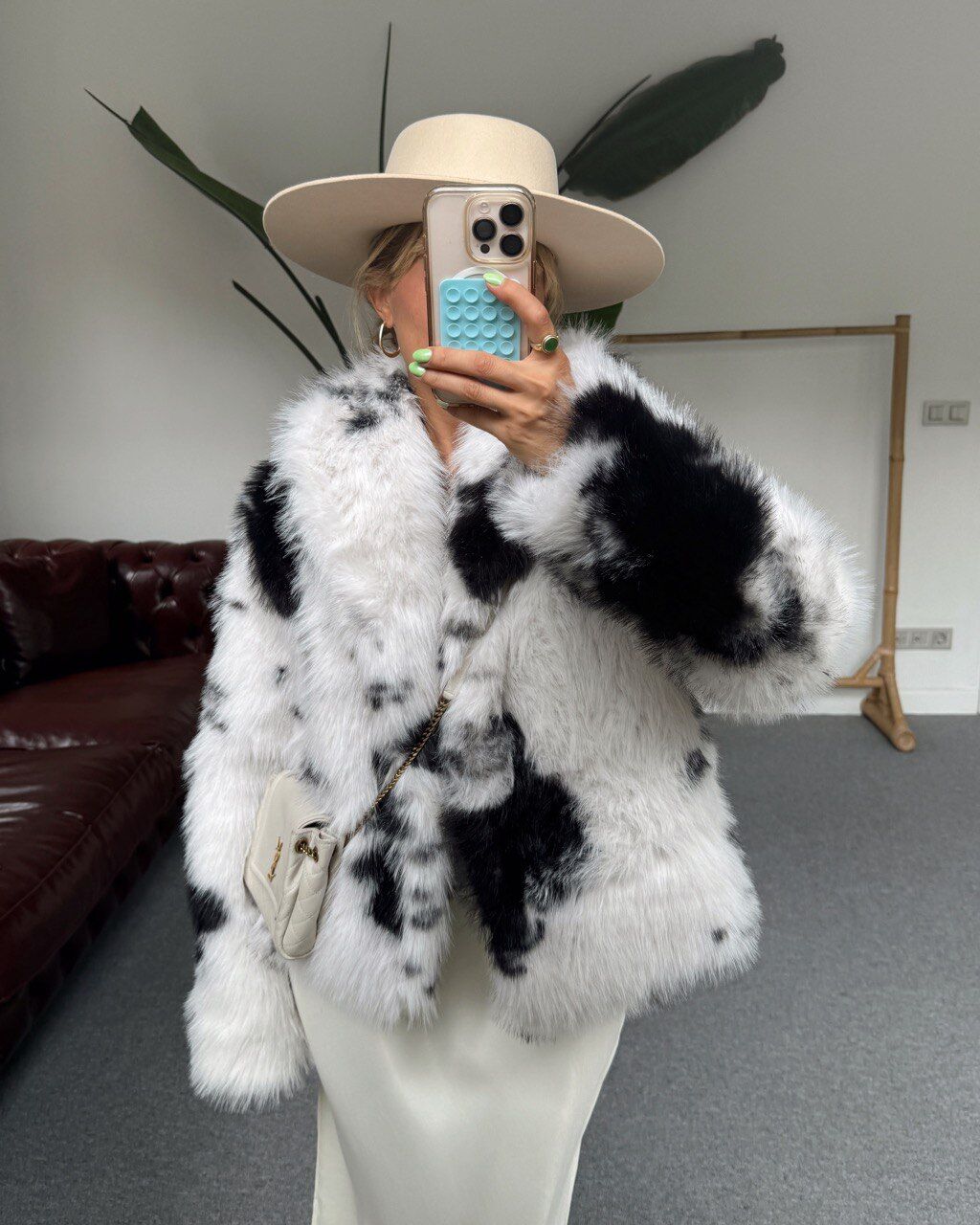 BEYAZ DESENLİ KÜRK MONT