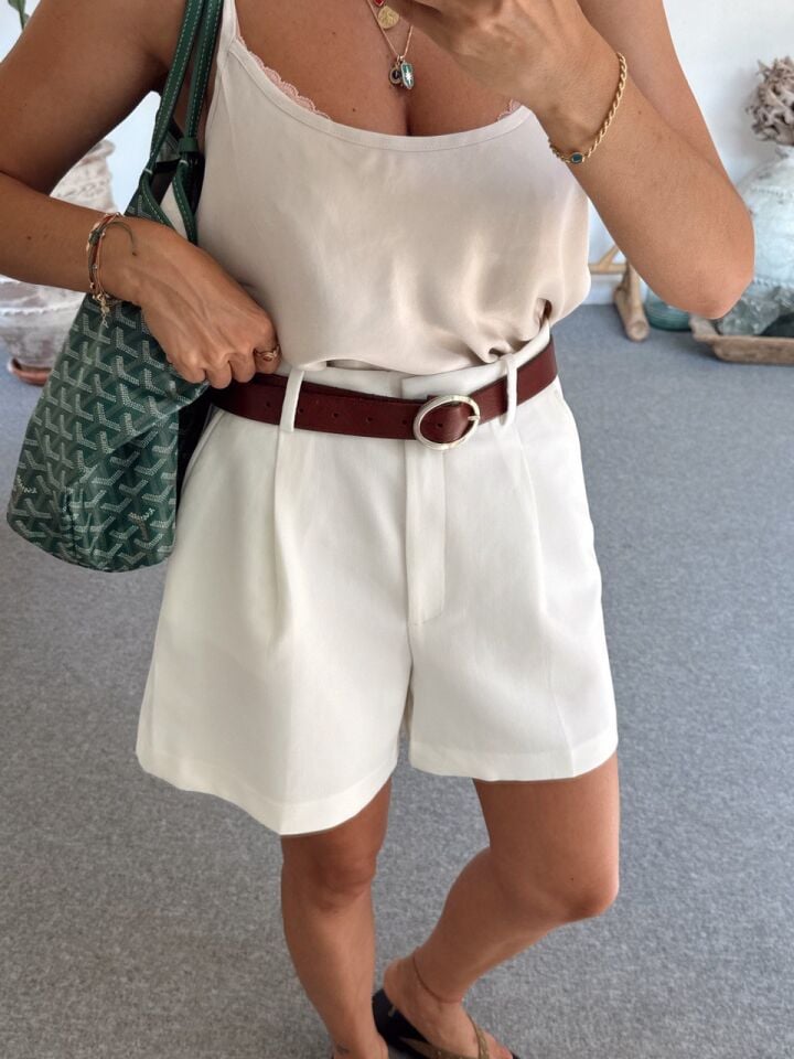 KIRIK BEYAZ KREP KUMAŞ ŞORT