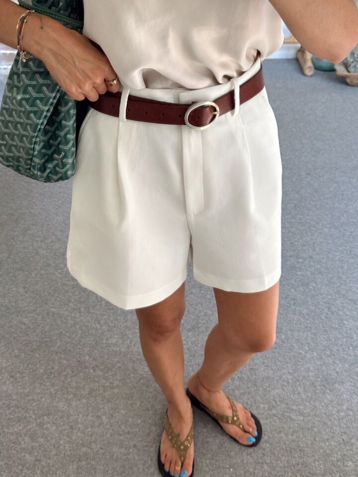 KIRIK BEYAZ KREP KUMAŞ ŞORT