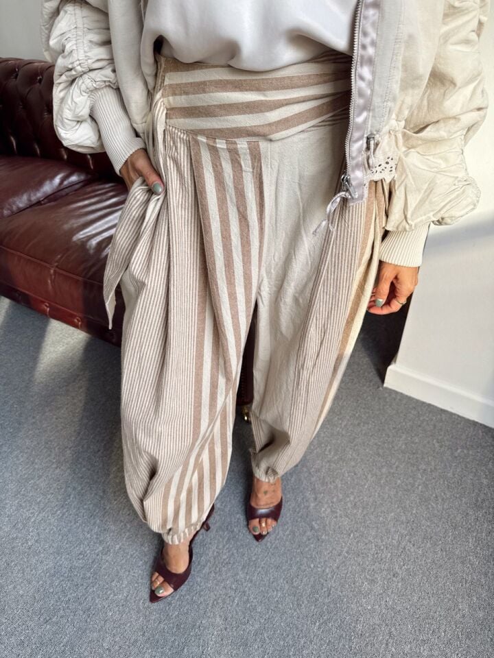 ÇİZGİLİ KEMER DETAY HAM KETEN İTHAL PANTOLON