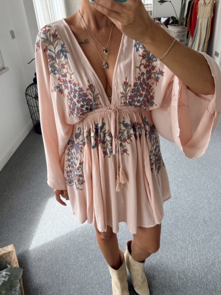 PUDRA İŞLEMELİ İTHAL ELBİSE