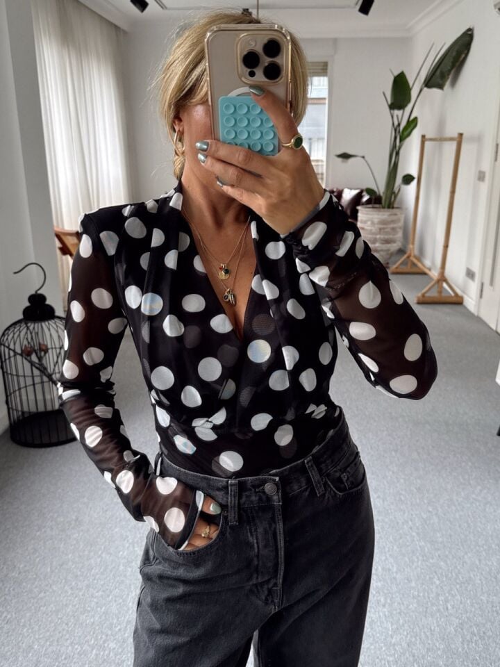 PUANTİYELİ KRUVAZE VATKALI BLUZ