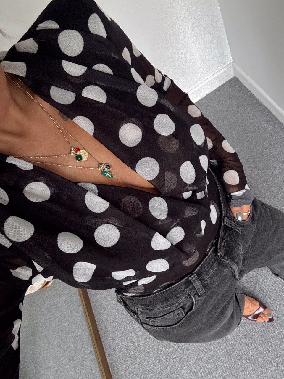 PUANTİYELİ KRUVAZE VATKALI BLUZ