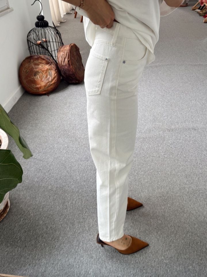 BEYAZ YÜKSEK BEL MOM JEAN