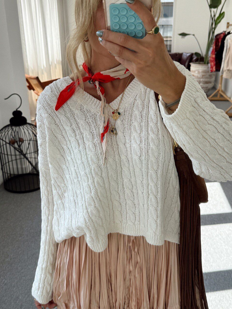 EKRU SAÇ ÖRGÜ V YAKA KAZAK