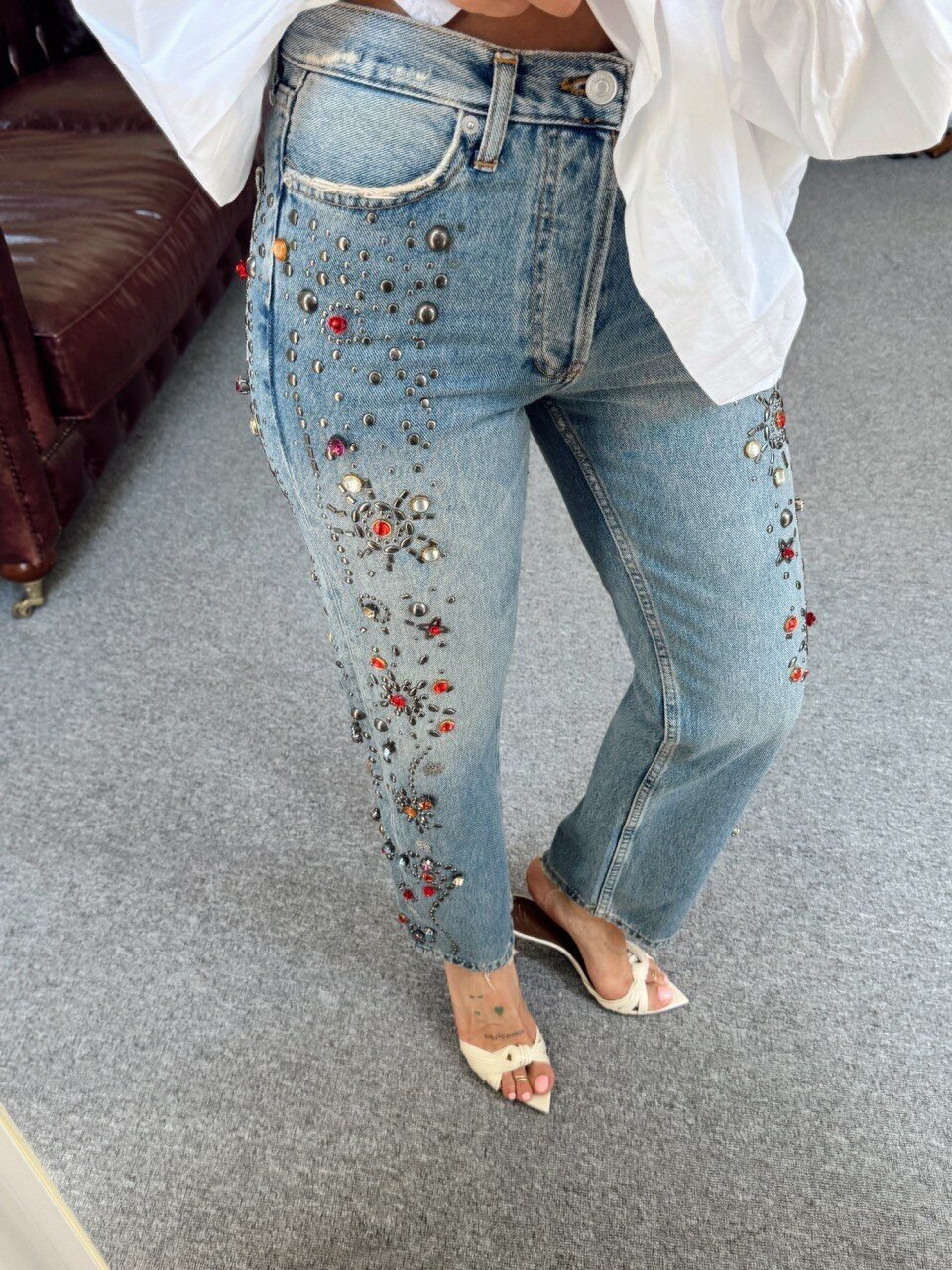 TAŞ İŞLEMELİ BOYFIT JEAN