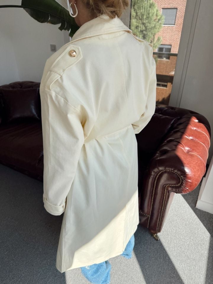 AÇIK SARI KEMERLİ TRENÇKOT