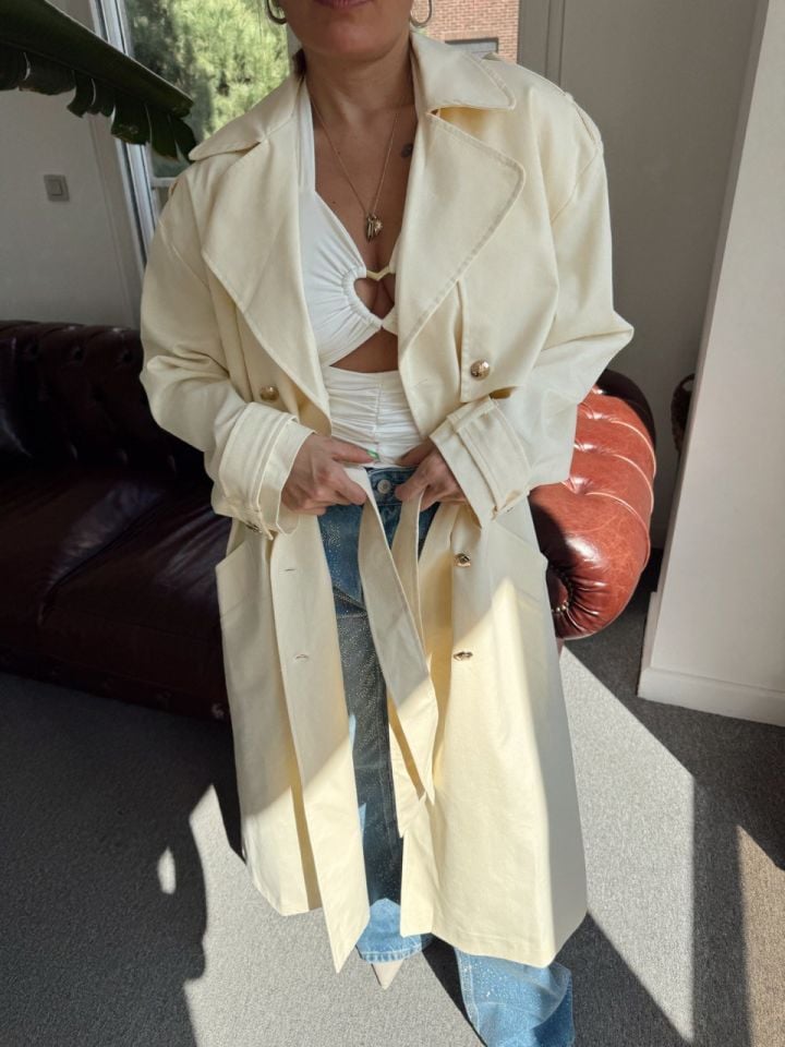 AÇIK SARI KEMERLİ TRENÇKOT