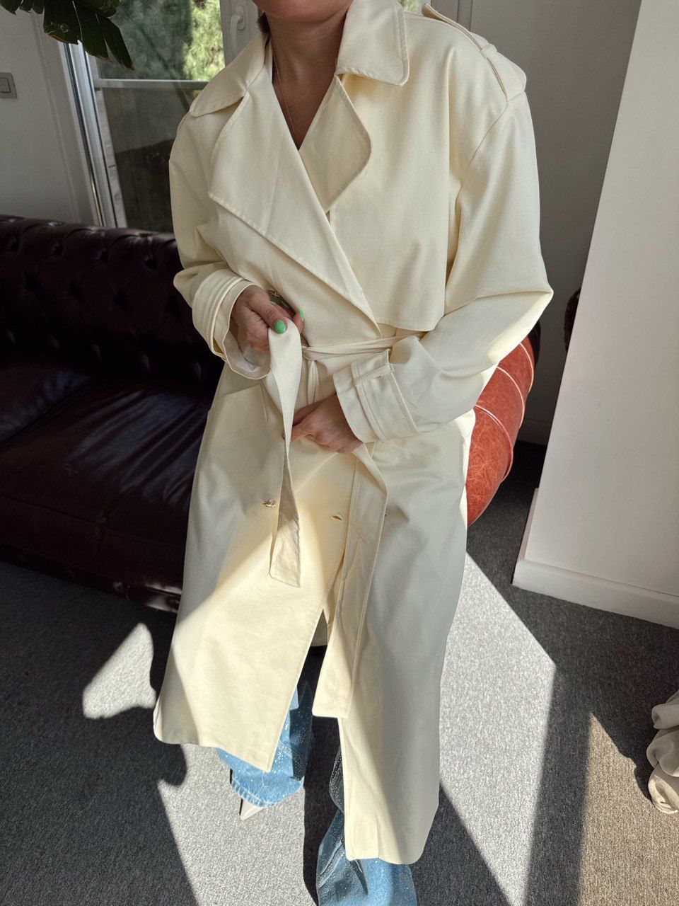 AÇIK SARI KEMERLİ TRENÇKOT