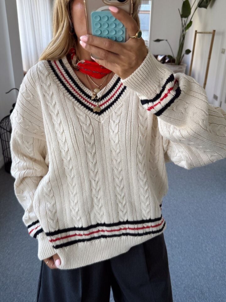 KREM V YAKA ŞERİTLİ SAÇ ÖRGÜ KAZAK