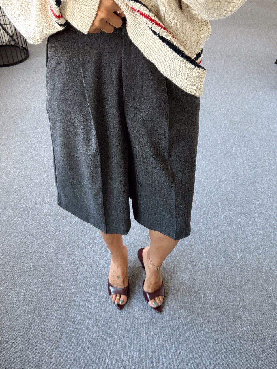 KOYU GRİ PENSLİ BERMUDA