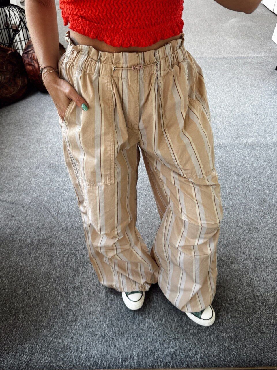 KREM ÇİZGİLİ PARAŞÜT PANTOLON