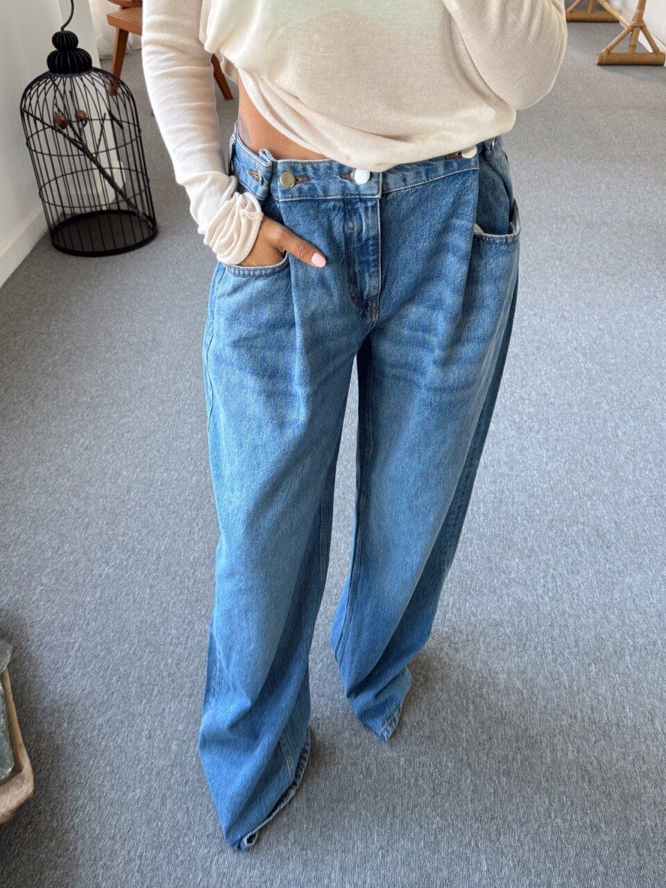 YÜKSEK BEL PİLİ DETAY DENİM PANTOLON