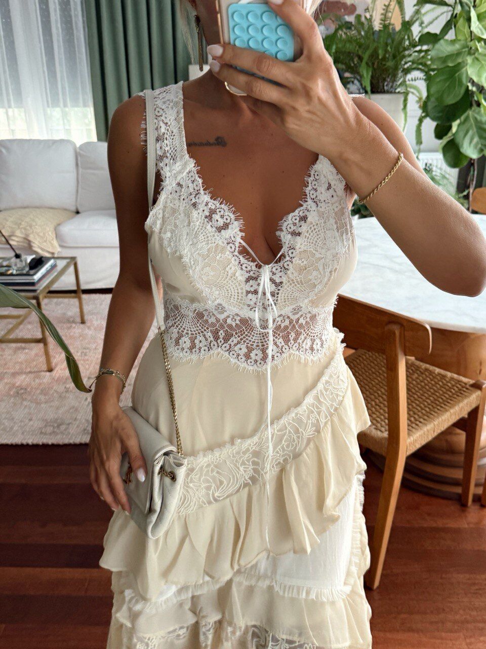 KREM DANTEL PARÇALI İTHAL ELBİSE