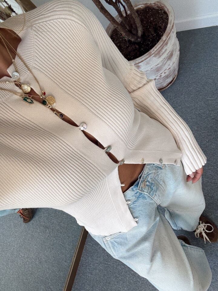 KREM FİTİLLİ DÜĞMELİ HIRKA