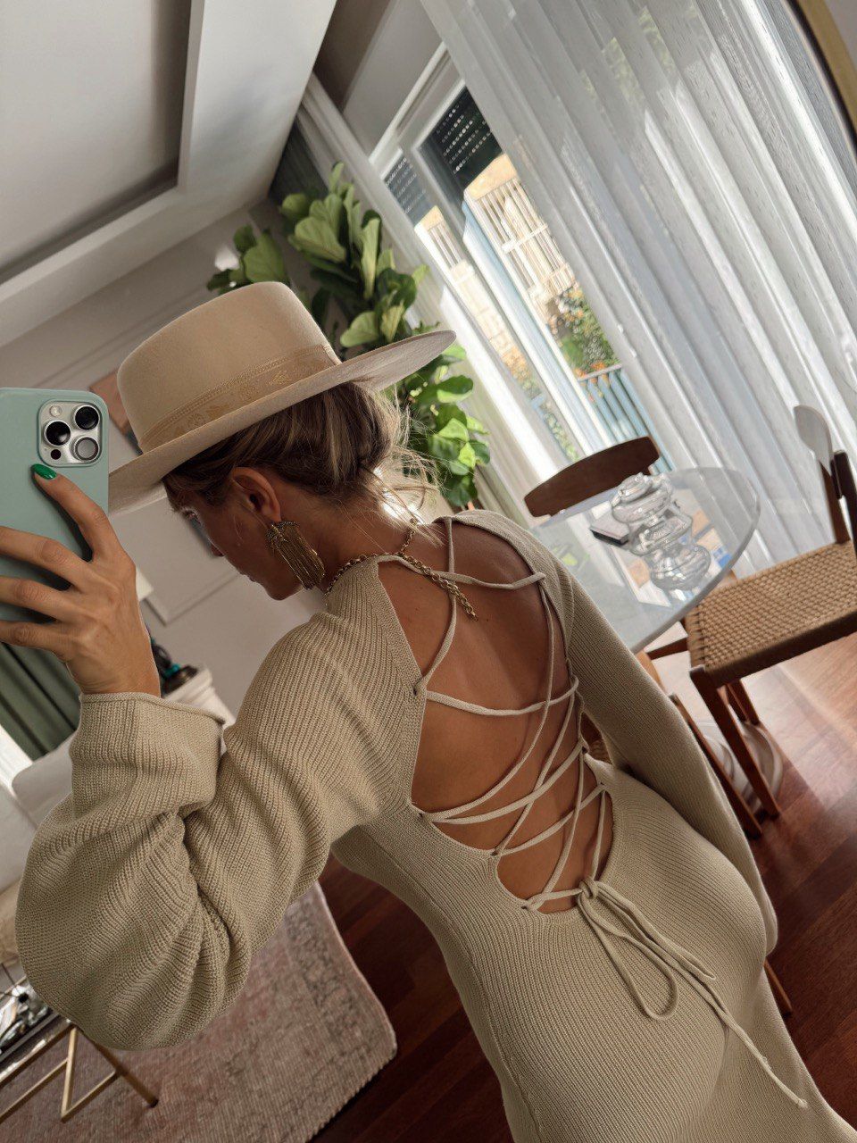 SIRT DEKOLTELİ ÖRME MAXİ ELBİSE