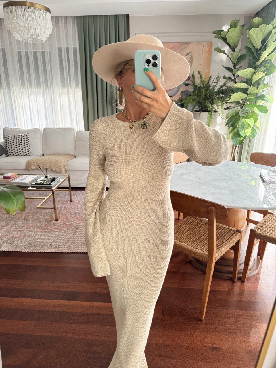 SIRT DEKOLTELİ ÖRME MAXİ ELBİSE