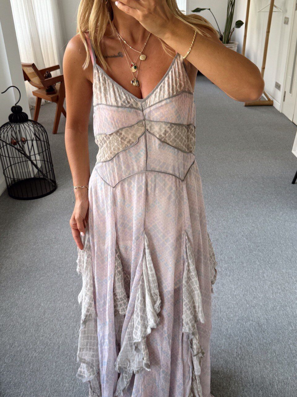 PARÇALI ŞİFON İTHAL ELBİSE