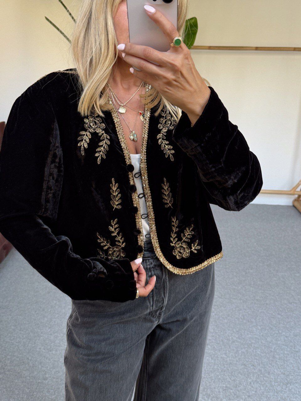 SİYAH GOLD İŞLEMELİ KADİFE CEKET