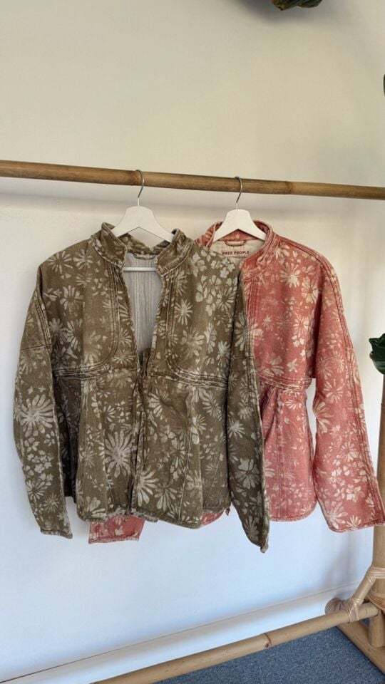 GÜL KURUSU DESENLİ DENIM İTHAL CEKET