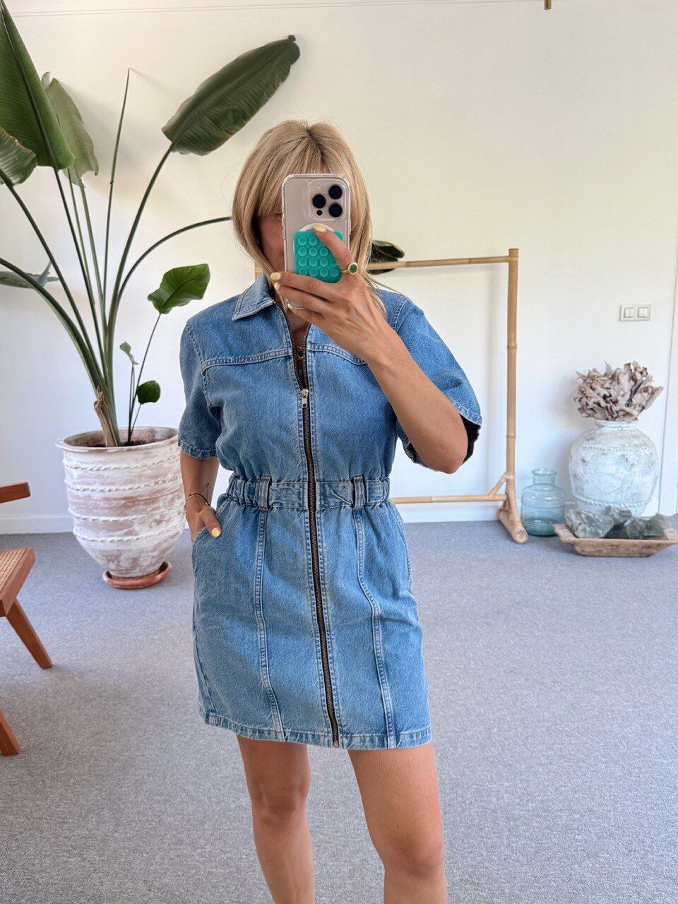ÖNDEN FERMUARLI DENİM ELBİSE