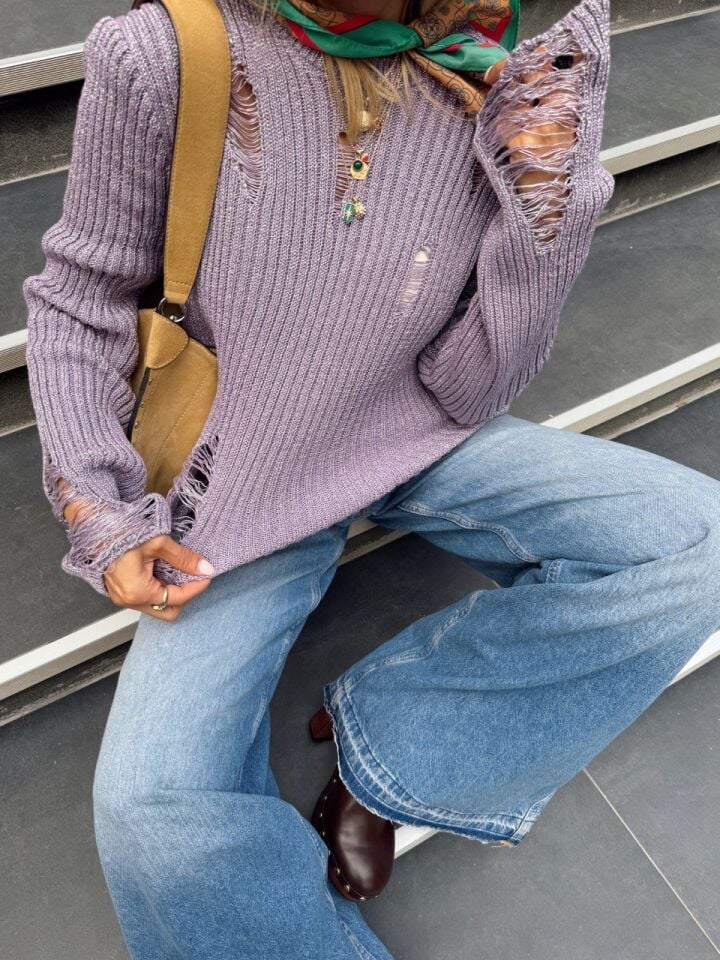 SİMLİ YIRTIK DETAYLI TRİKO