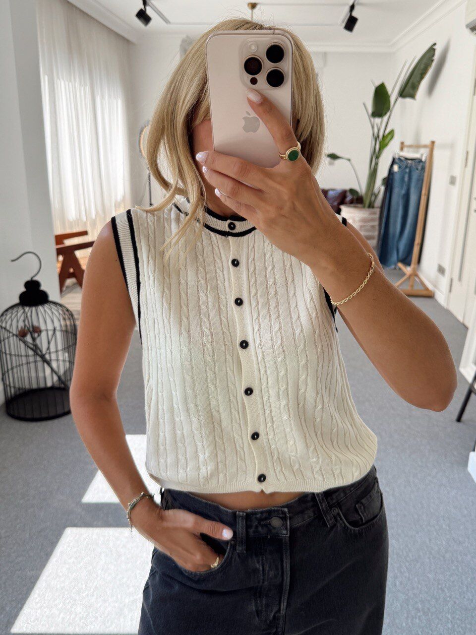 KREM ŞERİT DETAY KOLSUZ TRİKO