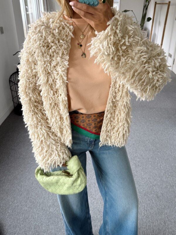 KREM PÜSKÜLLÜ HIRKA