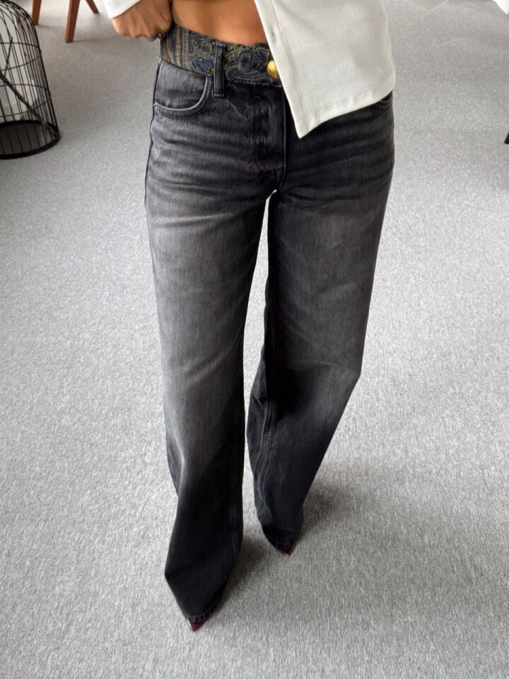 YIKAMALI KEMERİ İŞLEMELİ JEAN PANTOLON