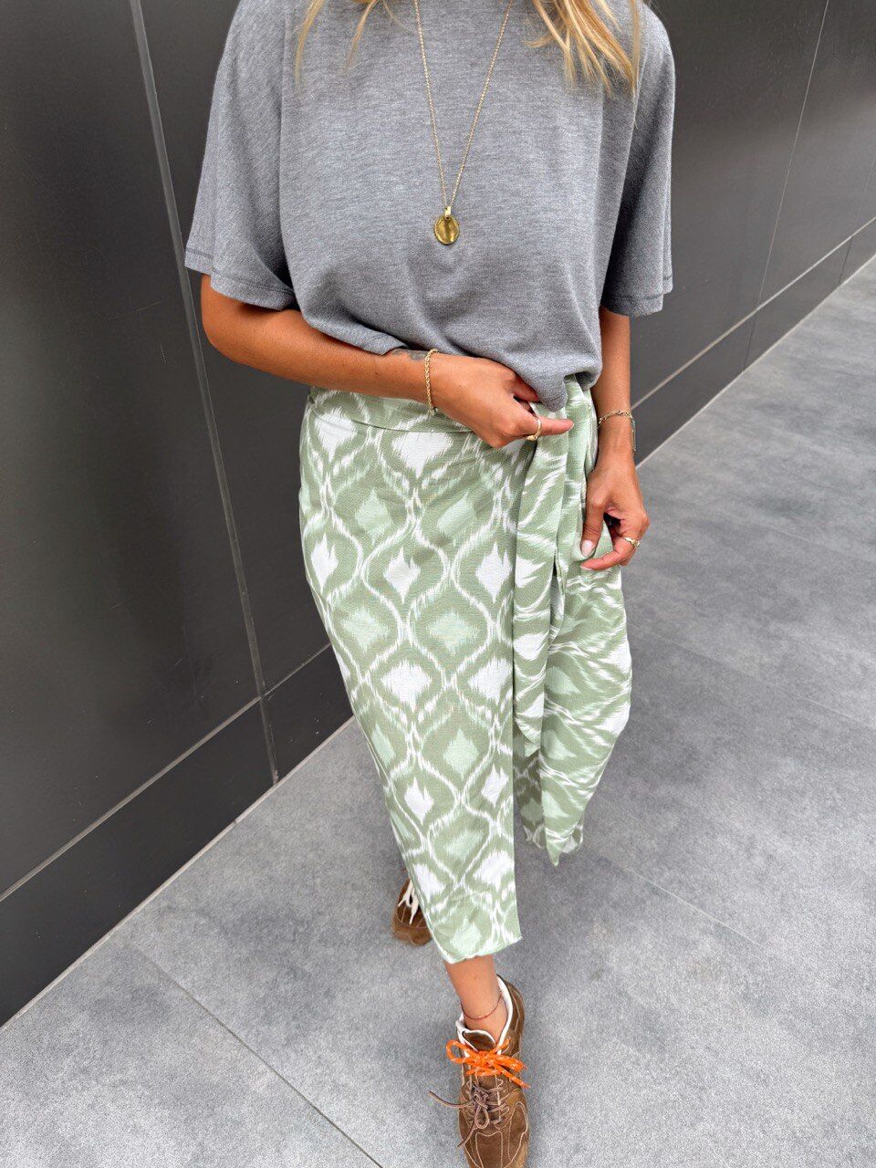 YEŞİL DESENLİ  ANVELOP ETEK