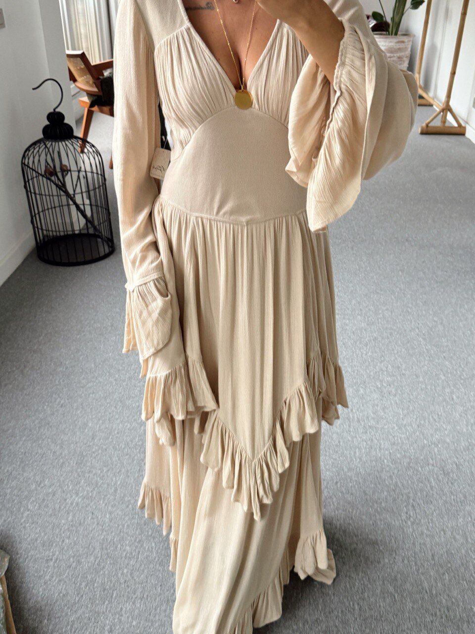 BEJ KAT KAT İTHAL ELBİSE