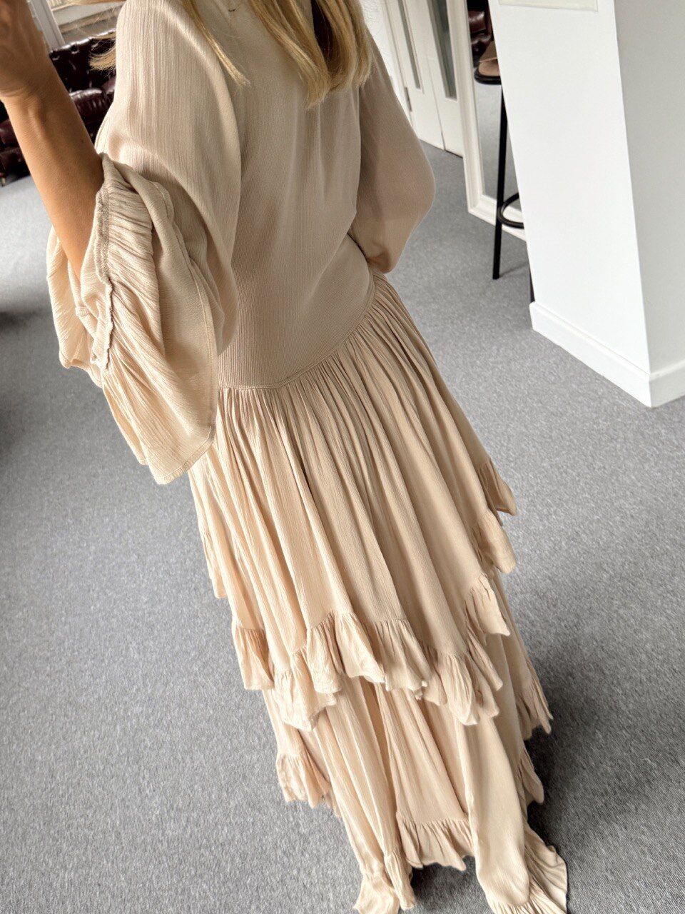 BEJ KAT KAT İTHAL ELBİSE