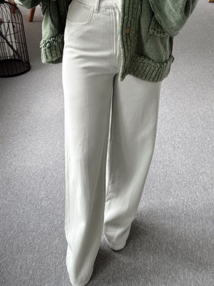 BUZ MAVİ YUMUŞAK DOKULU JEAN