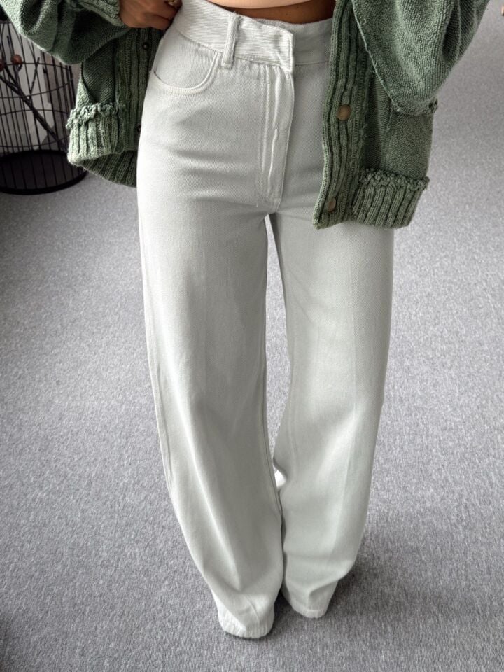 BUZ MAVİ YUMUŞAK DOKULU JEAN