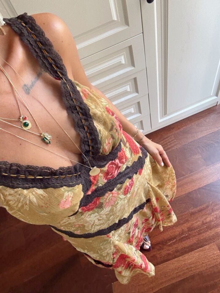 ÇİÇEK DESEN DANTEL DETAY İTHAL ELBİSE