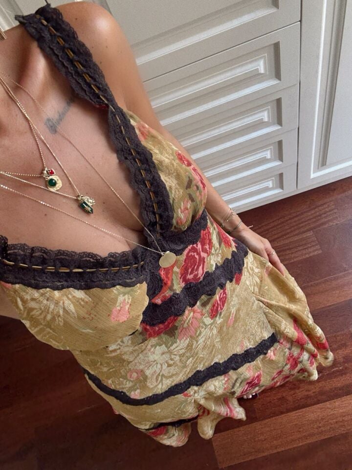 ÇİÇEK DESEN DANTEL DETAY İTHAL ELBİSE