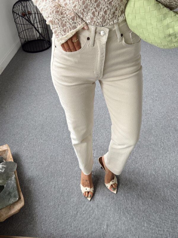 EKRU BOYFİT PAÇASI KESİK JEAN