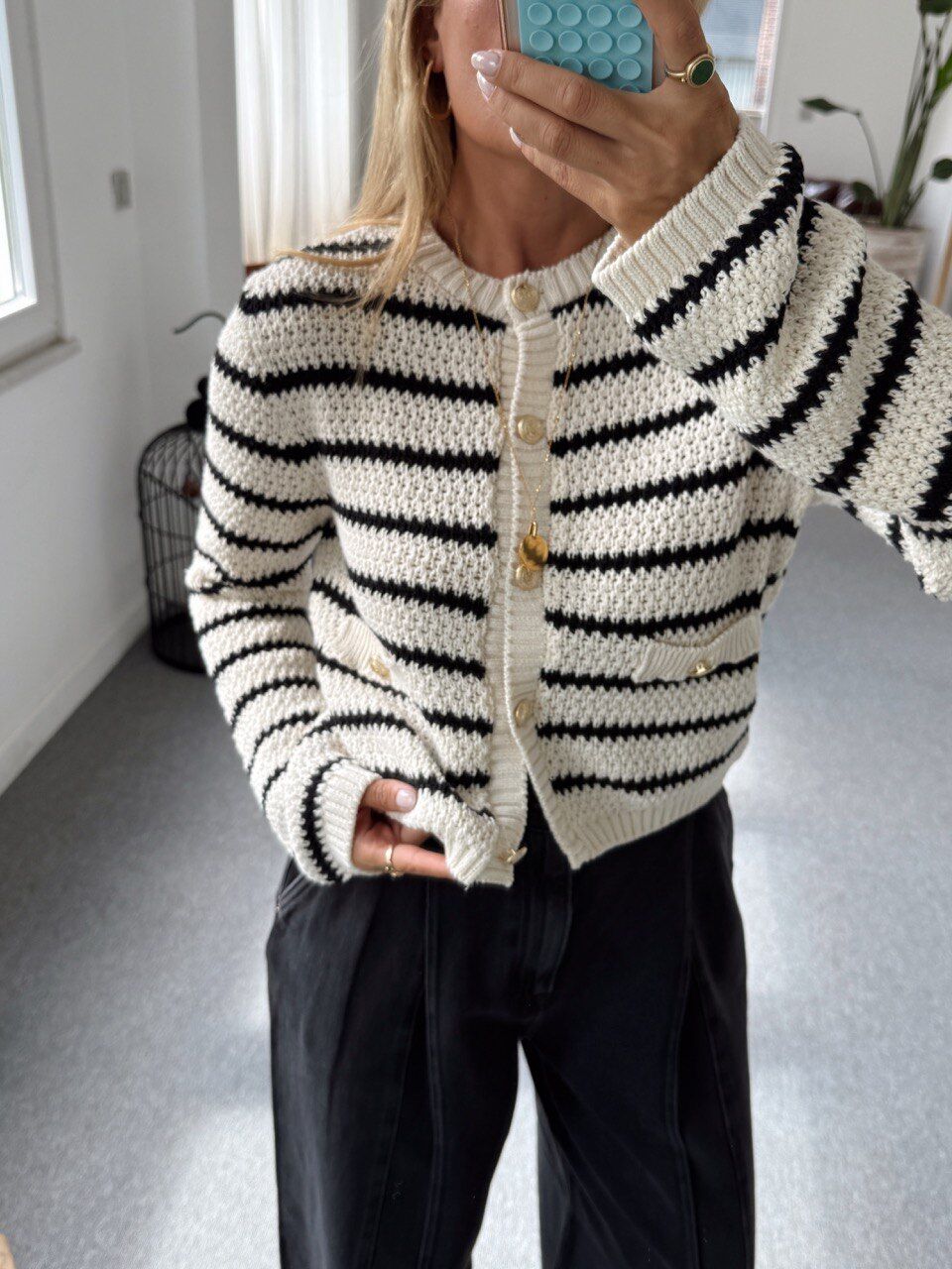 SİYAH ÇİZGİLİ GOLD DÜĞMELİ HIRKA